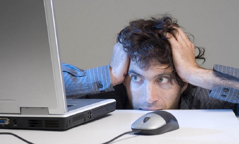 علت هنگ كردن لپ تاپ در ویندوز 10